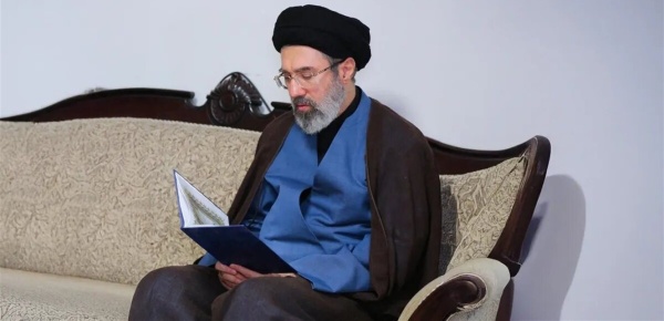 عن صحة المرشد الإيراني هذا ما كشفه والد زوجته عن صحة المرشد الإيراني هذا ما كشفه والد زوجته