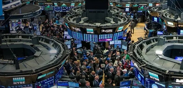 نتائج أمازون تنعش أسهم الذكاء الاصطناعي