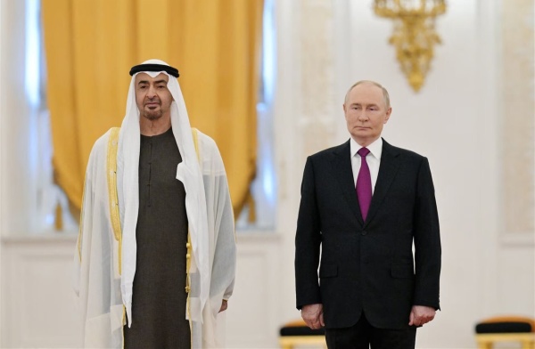 بوتين ناقش مع الرئيس الإماراتي الأوضاع في الخليج وأوكرانيا بوتين ناقش مع الرئيس الإماراتي الأوضاع في الخليج وأوكرانيا