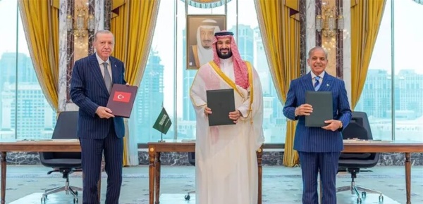 اتفاق مكة للدفاع المشترك بتوقيع سعودي تركي باكستاني اليكم ابرز البنود والردود