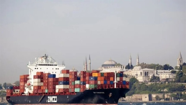 تركيا تستأنف عبور السفن إلى البحر الأسود تركيا تستأنف عبور السفن إلى البحر الأسود