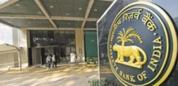 متخطية التوقعات تحويلات الهنود بالخارج تتجاوز 52 مليار دولار خلال 6 أشهر متخطية التوقعات تحويلات الهنود بالخارج تتجاوز 52 مليار دولار خلال 6 أشهر