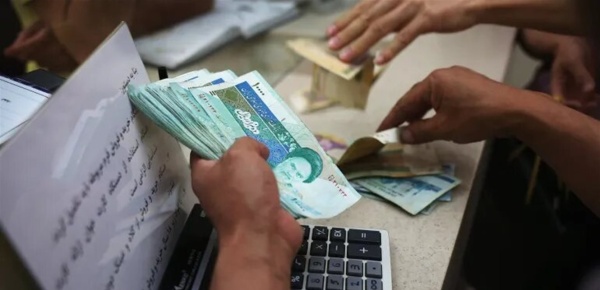 وسط ضغوط أميركية غير مسبوقة هبوط تاريخي للريال الإيراني