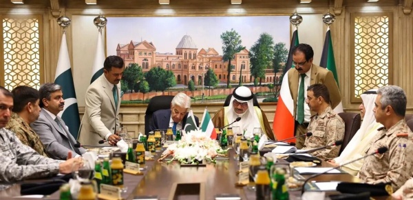 اتفاقية دفاعية بين الكويت وباكستان لتعزيز التعاون العسكري اتفاقية دفاعية بين الكويت وباكستان لتعزيز التعاون العسكري