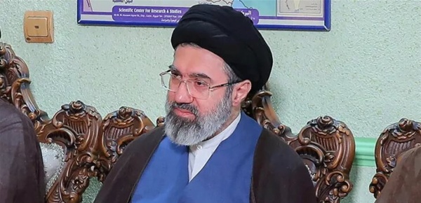 خامنئي يحذ ر المسؤولين الإيرانيين من تصريحات تضعف المعنويات