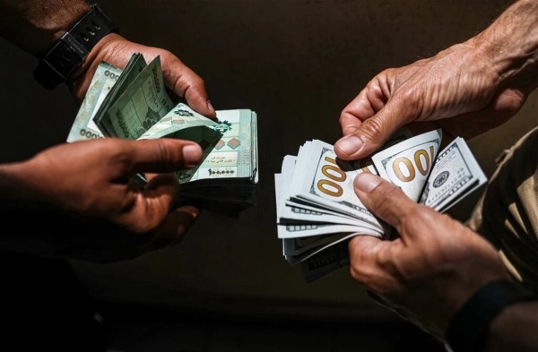 رواتب فوق الـ700 دولار لهؤلاء