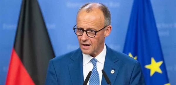 المستشار الألماني يحذر من فوز اليمين المتطرف في ولاية ساكسونيا المستشار الألماني يحذر من فوز اليمين المتطرف في ولاية ساكسونيا