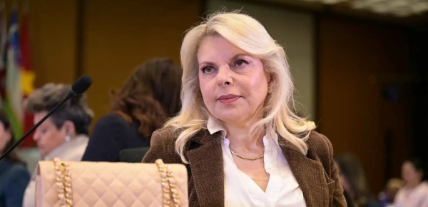 سارة نتنياهو تت هم مسؤولا إسرائيلي ا بالتورط في هجوم 7 تشرين الأو ل والأخير يعتزم مقاضاتها