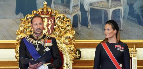 بالفيديو الملك النرويجي هاكون الثامن ي ؤد ي اليمين الدستورية بالفيديو الملك النرويجي هاكون الثامن ي ؤد ي اليمين الدستورية