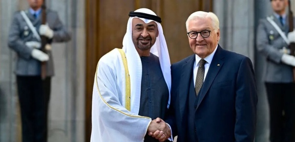 في برلين رئيس ألمانيا يستقبل محمد بن زايد