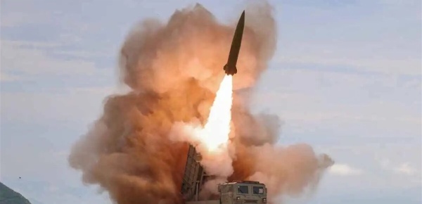 كوريا الشمالية تطلق صاروخا باليستيا باتجاه بحر اليابان كوريا الشمالية تطلق صاروخا باليستيا باتجاه بحر اليابان