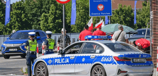 مقتل شخص وإصابة 4 في هجوم بسكين على دير في بولندا مقتل شخص وإصابة 4 في هجوم بسكين على دير في بولندا