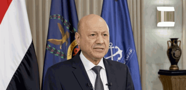 العليمي يدعو اليمنيين إلى التعبئة العامة والنفير والالتحاق بالقوات المسلحة العليمي يدعو اليمنيين إلى التعبئة العامة والنفير والالتحاق بالقوات المسلحة