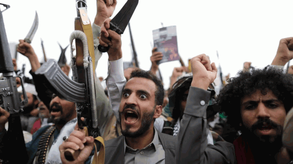 اليمن تبحث مع الصين تقارير عن سعي الحوثيين للحصول على تكنولوجيا لتصنيع الأسلحة اليمن تبحث مع الصين تقارير عن سعي الحوثيين للحصول على تكنولوجيا لتصنيع الأسلحة