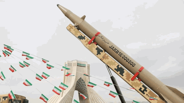 إيران تتمسك بخيار الحرب والتفاوض معا حتى تحقيق مطالبها