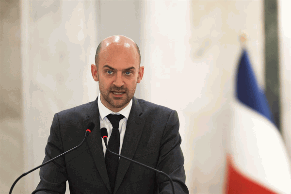 وزير الخارجية الفرنسي الأوروبيون يتحملون القسم الأكبر من الدعم المقدم الى أوكرانيا