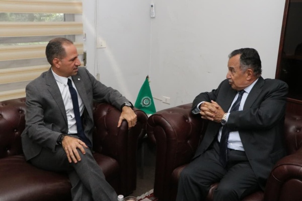 المستجدات السياسية بين رئيس حزب الكتائب والأمين العام لجامعة الدول العربية المستجدات السياسية بين رئيس حزب الكتائب والأمين العام لجامعة الدول العربية