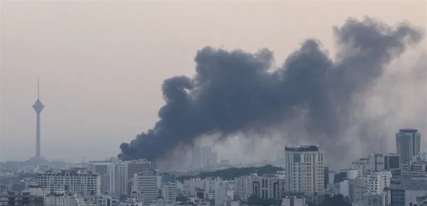 ردا على إسقاط مروحية أباتشي سلسلة ضربات أميركية تستهدف إيران ردا على إسقاط مروحية أباتشي سلسلة ضربات أميركية تستهدف إيران