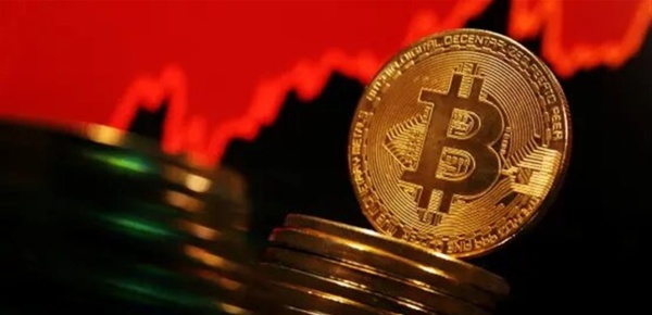 البيتكوين تكسر مستويات مهمة والمستثمرون يواجهون الخسائر