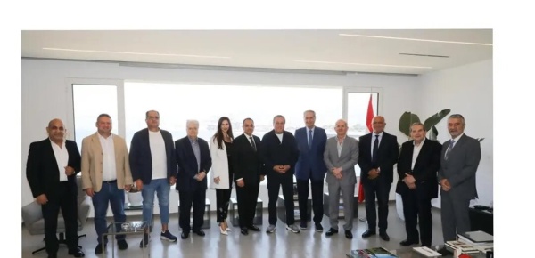 الهيئات الاقتصادية تبحث مع وفد لبناني أميركي فرص الاستثمار وإعادة الإعمار الهيئات الاقتصادية تبحث مع وفد لبناني أميركي فرص الاستثمار وإعادة الإعمار
