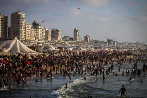 gaza s sea remains a haven for vacationers despite the shortage of rescue teams gaza s sea remains a haven for vacationers despite the shortage of rescue teams