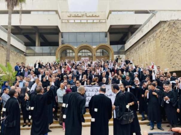 نقيب المحامين بالدار البيضاء يحث المحامين على الحج إلى الرباط لدعم الاعتصام أمام البرلمان نقيب المحامين بالدار البيضاء يحث المحامين على الحج إلى الرباط لدعم الاعتصام أمام البرلمان