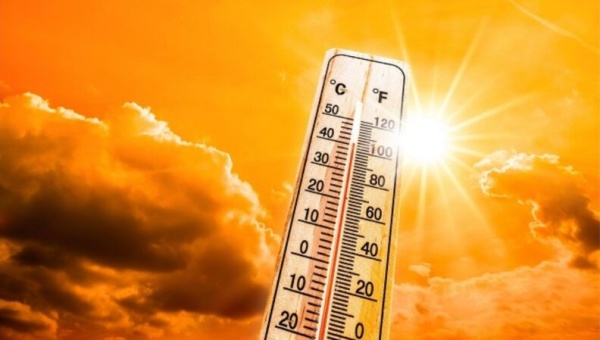 طقس الثلاثاء حار وتشكل سحب خلال الليل والصباح طقس الثلاثاء حار وتشكل سحب خلال الليل والصباح
