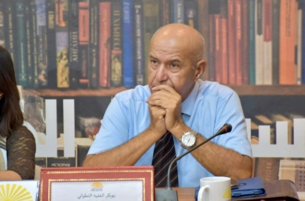 أجل إيداع الميزانية يقرأ في ضوء الدستور