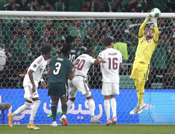 المنتخب السعودي يتأهل إلى نهائي خليجي 27 بفوزه على العنابي بركلات الترجيح المنتخب السعودي يتأهل إلى نهائي خليجي 27 بفوزه على العنابي بركلات الترجيح