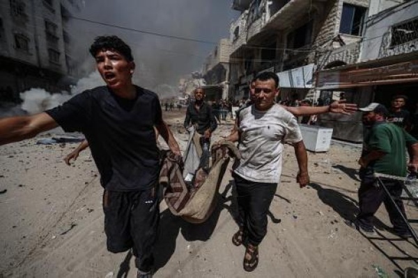 إصابات بينها حرجة قصف وإطلاق نار يطال خيام النازحين في غزة إصابات بينها حرجة قصف وإطلاق نار يطال خيام النازحين في غزة