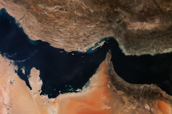 تحليل إخباري كعكة مضيق هرمز وخيارات ترامب المحدودة