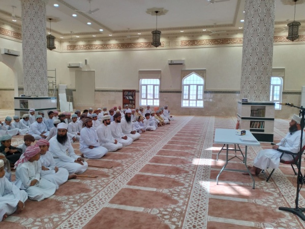 تكريم 140 طالب ا مشارك ا في برنامج صيف البوادي بولاية أدم تكريم 140 طالب ا مشارك ا في برنامج صيف البوادي بولاية أدم
