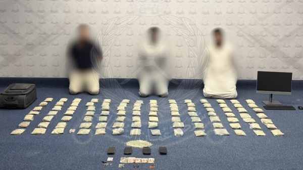 ضبط 3 أشخاص بحوزتهم أكثر من 166 ألف قرص مؤثرات عقلية ضبط 3 أشخاص بحوزتهم أكثر من 166 ألف قرص مؤثرات عقلية