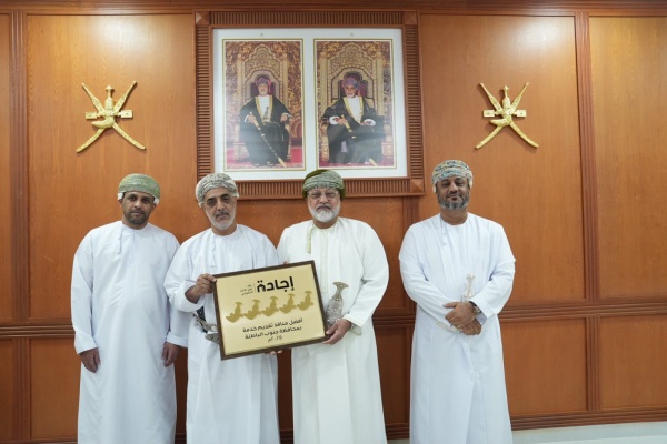 جنوب الباطنة ت كر م أفضل منافذ تقديم الخدمة لعام 2025م تقدير ا للتميز ورفع ا لجودة الخدمات الحكومية جنوب الباطنة ت كر م أفضل منافذ تقديم الخدمة لعام 2025م تقدير ا للتميز ورفع ا لجودة الخدمات الحكومية