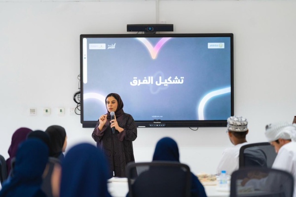 جمعية الصحفيين تنظم دورتين متخصصتين في التسويق الرقمي والظهور الإعلامي بظفار