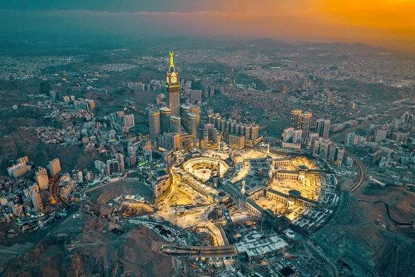 وسط موجة استنكار في العالم الإسلامي السعودية تت هم أنصار الله بمحاولة استهداف مكة المكر مة وسط موجة استنكار في العالم الإسلامي السعودية تت هم أنصار الله بمحاولة استهداف مكة المكر مة