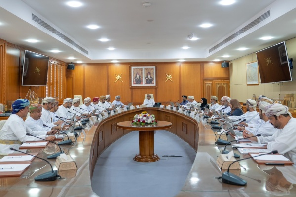 المجلس البلدي بجنوب الباطنة يناقش حزمة من الموضوعات الخدمية والتخطيطية والتنموية