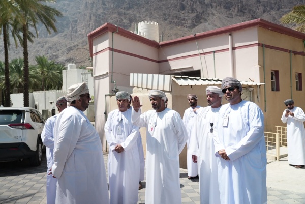 محافظ جنوب الباطنة يقف على مشاريع المنتزهات والمرافق العامة بولاية العوابي محافظ جنوب الباطنة يقف على مشاريع المنتزهات والمرافق العامة بولاية العوابي