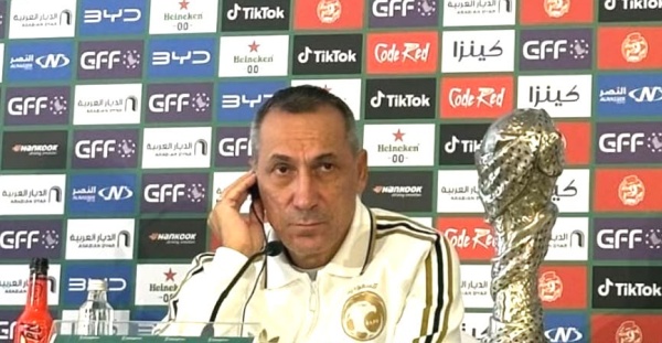 جورجيوس دونيس مدرب الأخضر السعودي مواجهة الإمارات تتطلب التركيز والكثير من الصبر