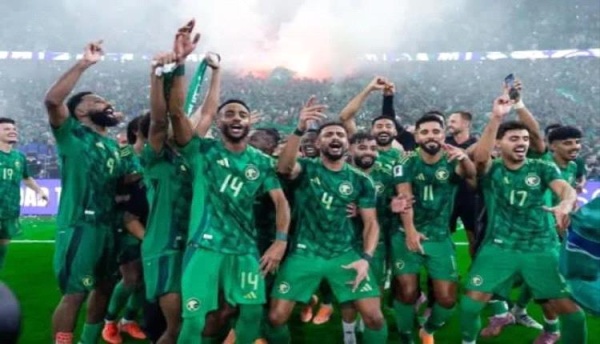 المنتخب السعودي يتأهل إلى نهائي كأس الخليج 27 بعد فوزه على منتخب قطر المنتخب السعودي يتأهل إلى نهائي كأس الخليج 27 بعد فوزه على منتخب قطر