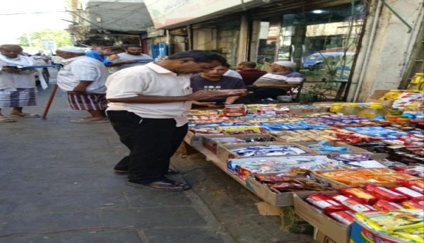 صحة البيئة بالتواهي تنفذ نزول ا رقابي ا على المحلات التجارية صحة البيئة بالتواهي تنفذ نزول ا رقابي ا على المحلات التجارية