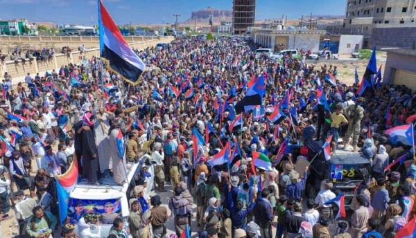 أبناء شبوة يحتشدون في عتق لإحياء مليونية التعبئة والاحتفاء بذكرى ثورة 14 أكتوبر أبناء شبوة يحتشدون في عتق لإحياء مليونية التعبئة والاحتفاء بذكرى ثورة 14 أكتوبر