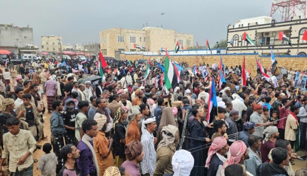 تظاهرة حاشدة في سقطرى لإحياء مليونية التعبئة والإحتفاء بذكرى ثورة 14 اكتوبر تظاهرة حاشدة في سقطرى لإحياء مليونية التعبئة والإحتفاء بذكرى ثورة 14 اكتوبر