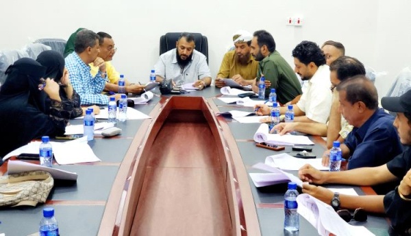 مدير عام مديرية التواهي يتراس اجتماع المكتب التنفيذي بالتواهي يناقش تقارير أداء المكاتب واحتياجاتها الخدمية مدير عام مديرية التواهي يتراس اجتماع المكتب التنفيذي بالتواهي يناقش تقارير أداء المكاتب واحتياجاتها الخدمية
