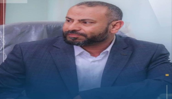 محافظ الضالع يوقف 10 مسؤولين محليين ويحيلهم للتحقيق محافظ الضالع يوقف 10 مسؤولين محليين ويحيلهم للتحقيق