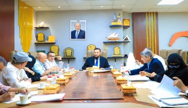 محافظ عدن يناقش أوضاع المياه والصرف الصحي ويقر عددا من الإجراءات محافظ عدن يناقش أوضاع المياه والصرف الصحي ويقر عددا من الإجراءات