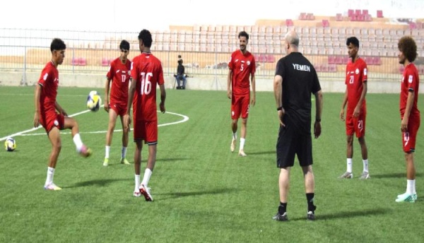 منتخبنا الوطني يدشن تحضيراته في عدن استعدادا لخليجي 27 منتخبنا الوطني يدشن تحضيراته في عدن استعدادا لخليجي 27
