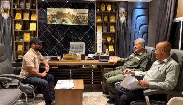 عدن لقاء يناقش البدء بمشروع تأهيل مبنى ديوان رئاسة مصلحة الأحوال المدنية بمديرية صيرة عدن لقاء يناقش البدء بمشروع تأهيل مبنى ديوان رئاسة مصلحة الأحوال المدنية بمديرية صيرة