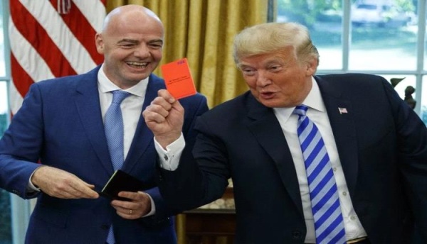 فضيحة في كأس العالم ترامب يلغي بطاقة حمراء للاعب أمريكا فضيحة في كأس العالم ترامب يلغي بطاقة حمراء للاعب أمريكا