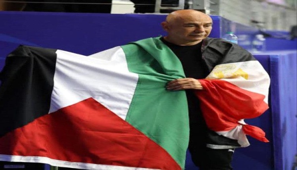 أول تعليق رسمي من الفيفا بعد رفع مدرب المنتخب المصري علم فلسطين أول تعليق رسمي من الفيفا بعد رفع مدرب المنتخب المصري علم فلسطين